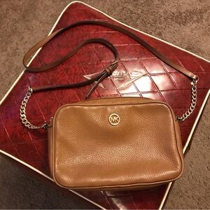Michael Kors Jet set  camera crossbody bag